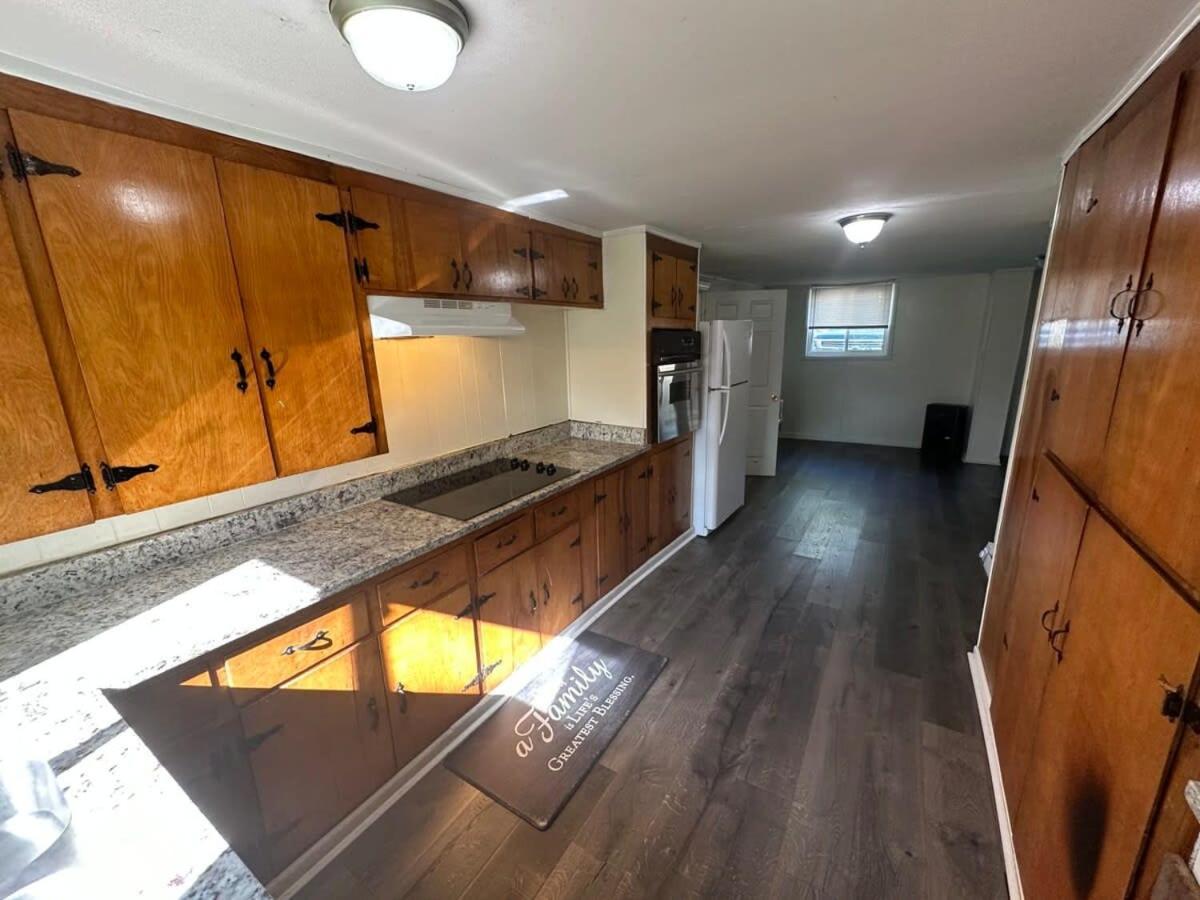 Charming 3-Bed, 1,5 Bath Home - Entire Space Just For You! Goodlettsville Ngoại thất bức ảnh